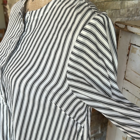 Madewell button-down bell sleeves and band collar gray stripe - Picture 8 of 16